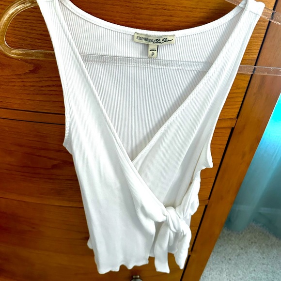 EXPRESS One Eleven line tie-front white ribbed-knit women’s top size S worn once - Picture 2 of 8